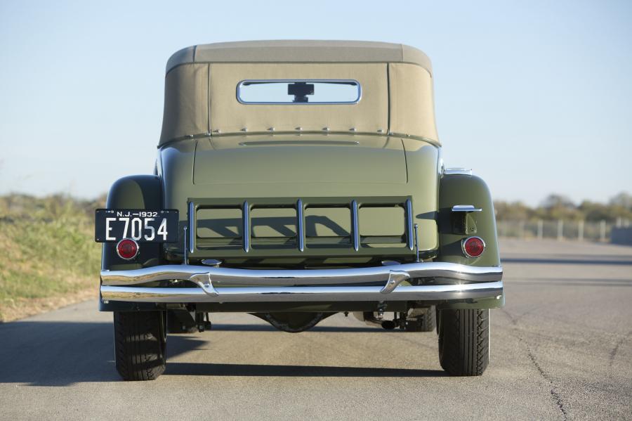  Chrysler CL Imperial Convertible Roadster by LeBaron 1932 года  (фото 9 из 26)